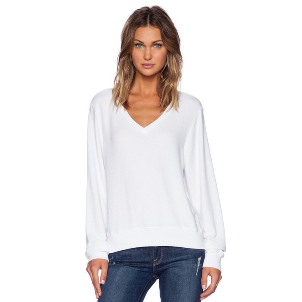WILDFOX • Baggy Beach V-Neck Top in Clean White - Picture 6 of 8